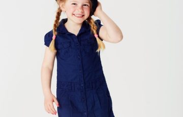 girl-wearing-blue-outfit